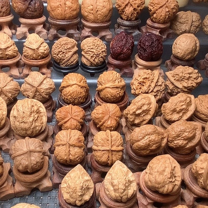 桃核把件老****头四轮～我也