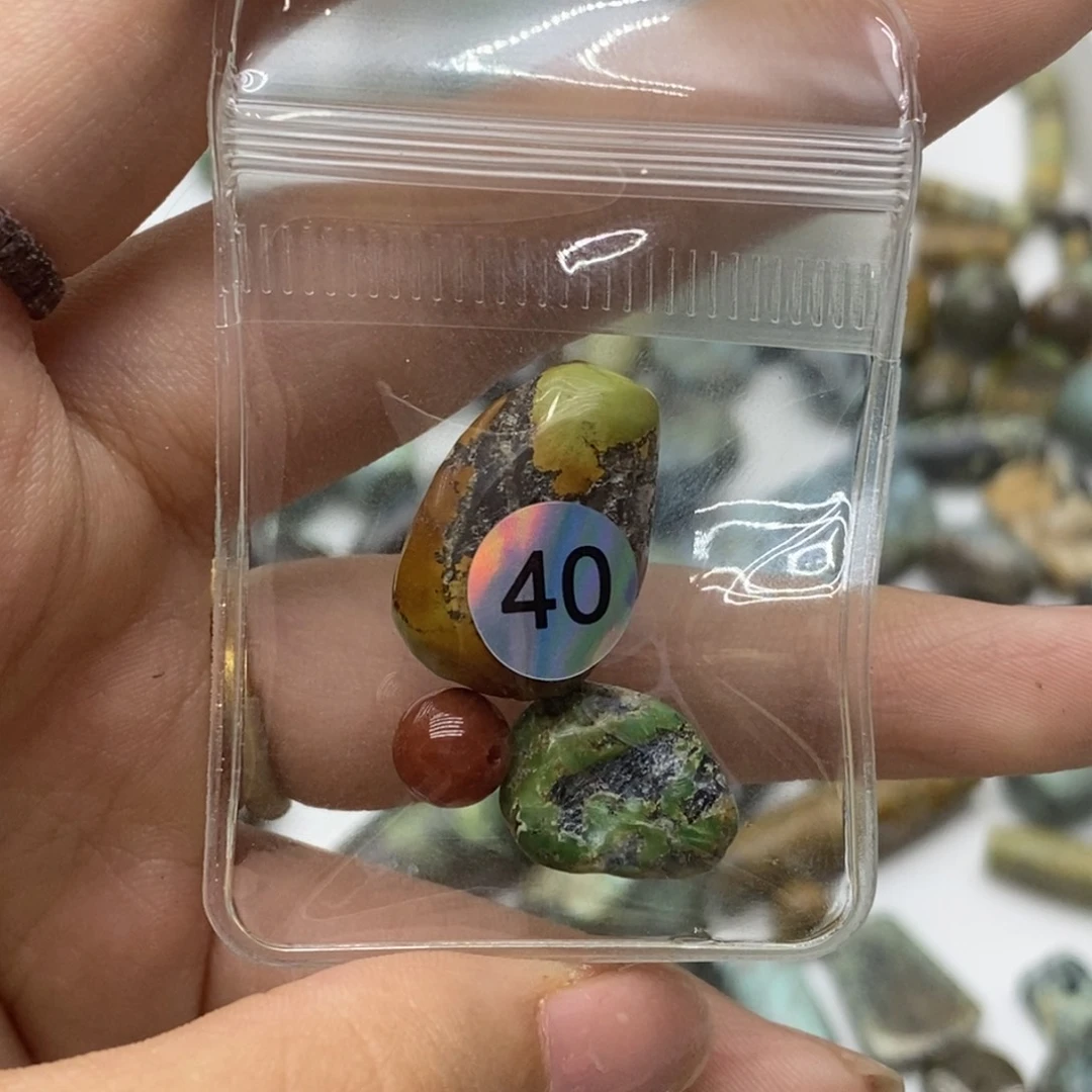 士***王未镶嵌南红玛瑙珠宝半成品