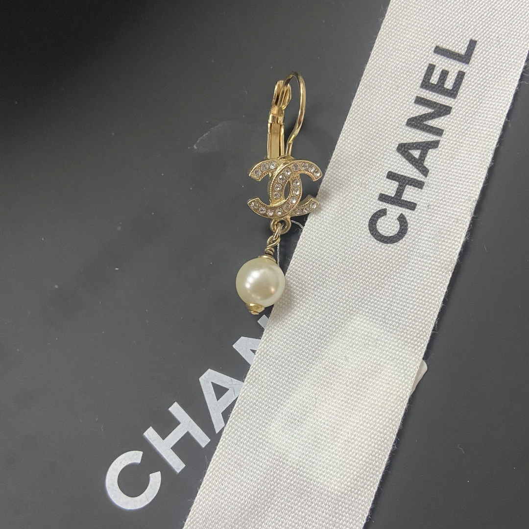99新 Chanel/香奈儿 经典 时尚 香槟金 镶钻 珍珠 耳钩耳钉