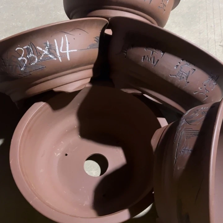 花盆紫砂60-2。      33-14