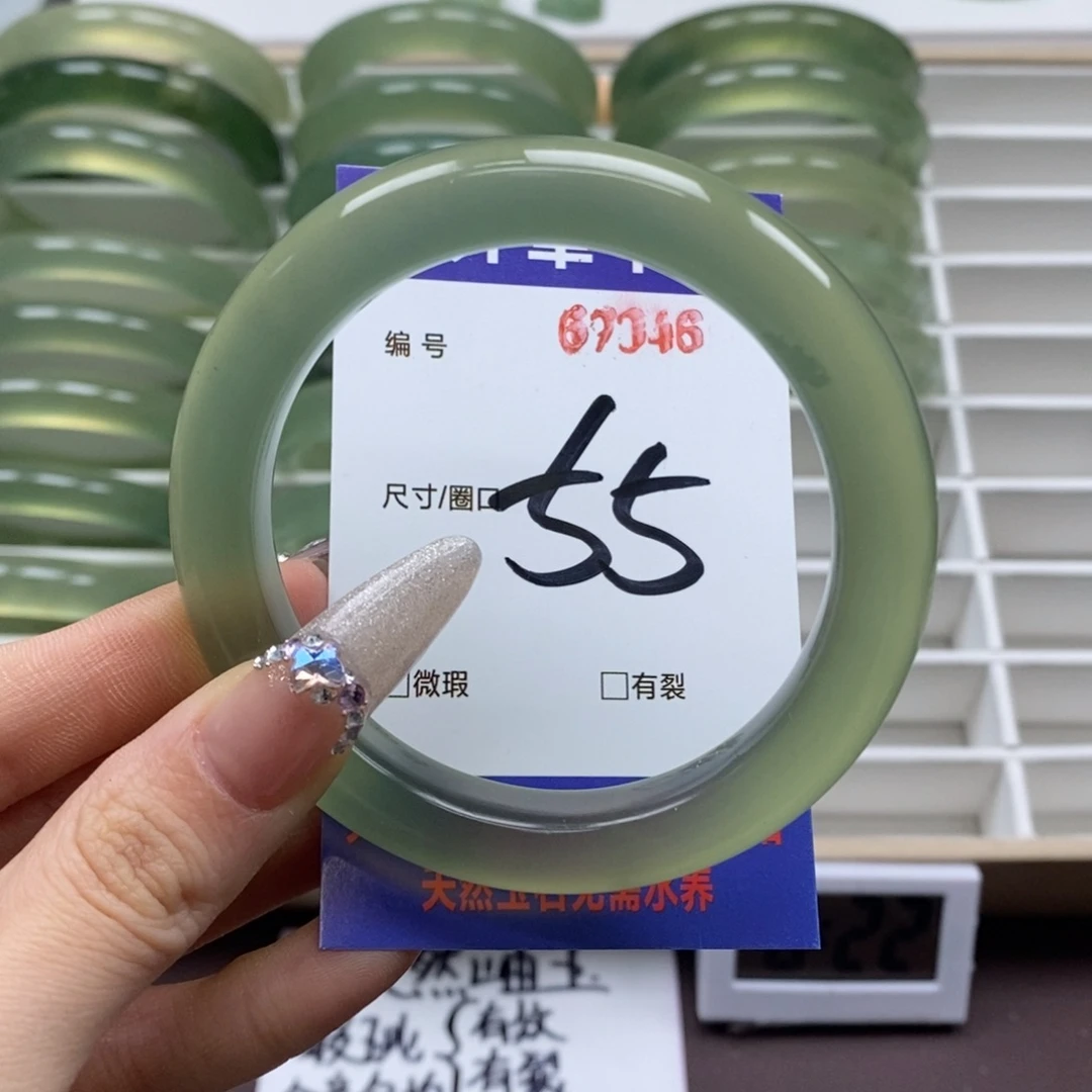 蛇纹石玉手镯未镶嵌