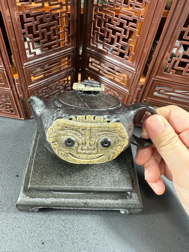 《蟾蜍饕餮》冰碛岩手工雕刻茶器