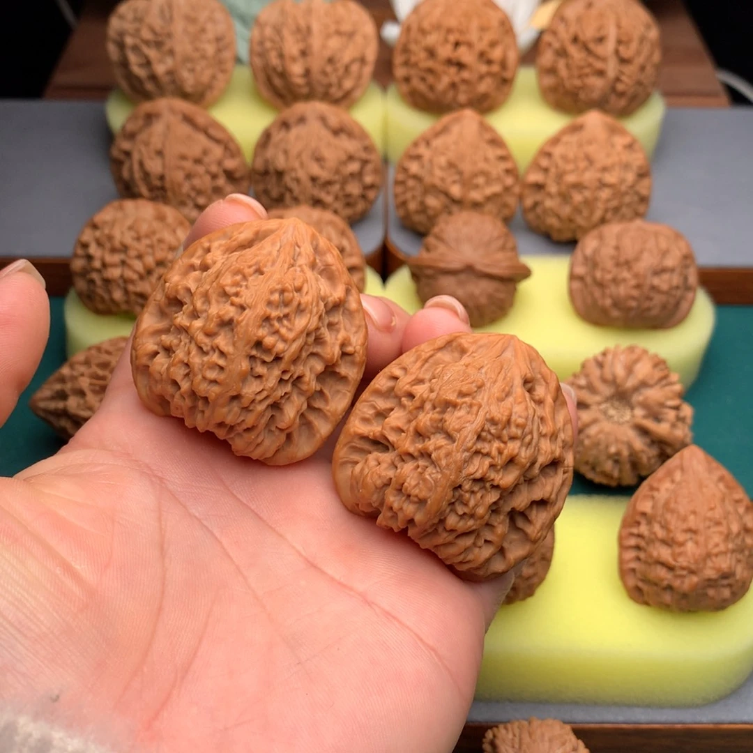 摩***生文玩核桃吊坠南疆石