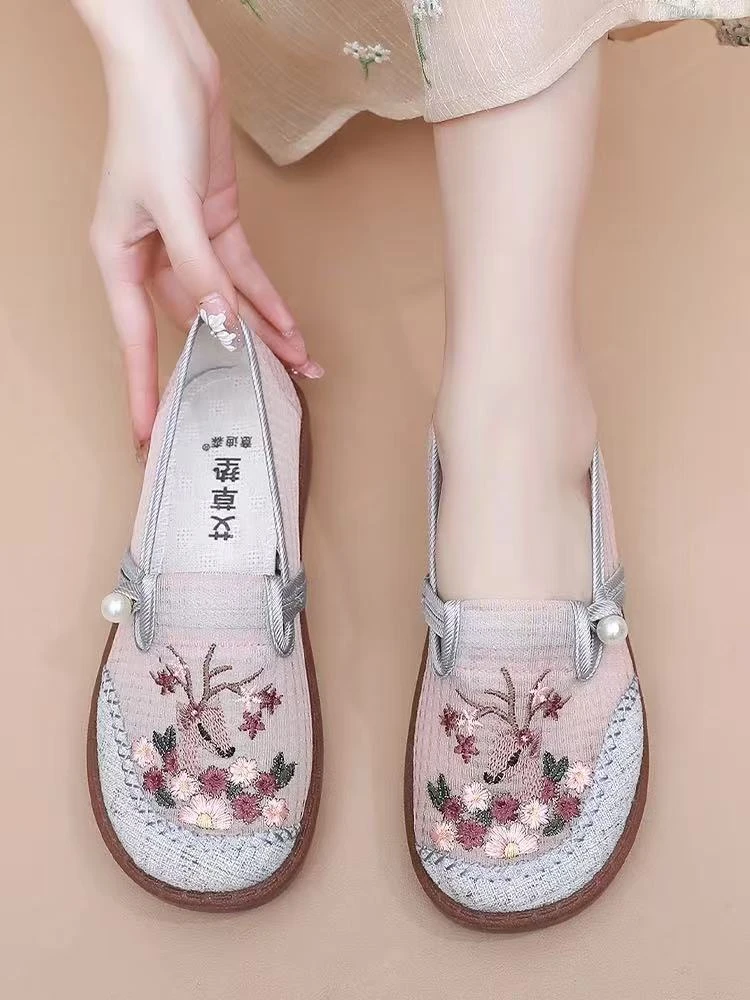 夏季新款布鞋刺绣透气舒适防滑软底浅口一脚蹬老北京布鞋妈妈鞋