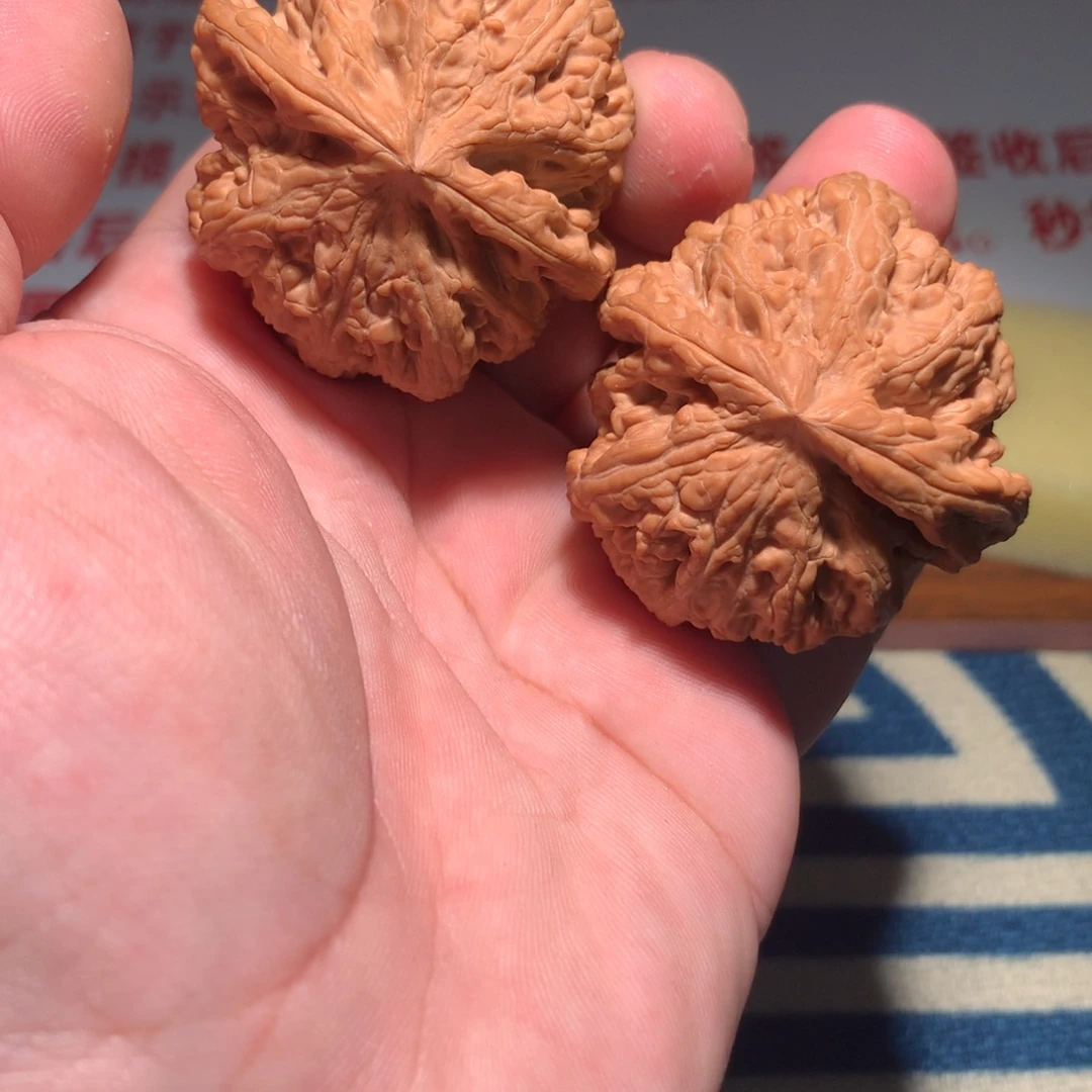 文玩核桃吊坠粗筋