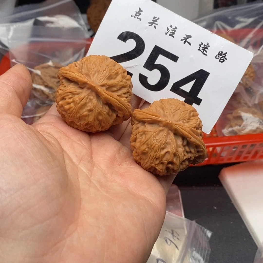 文玩核桃吊坠46宫灯