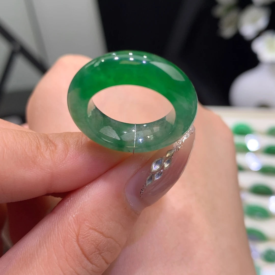 翡翠未镶嵌戒指翡翠