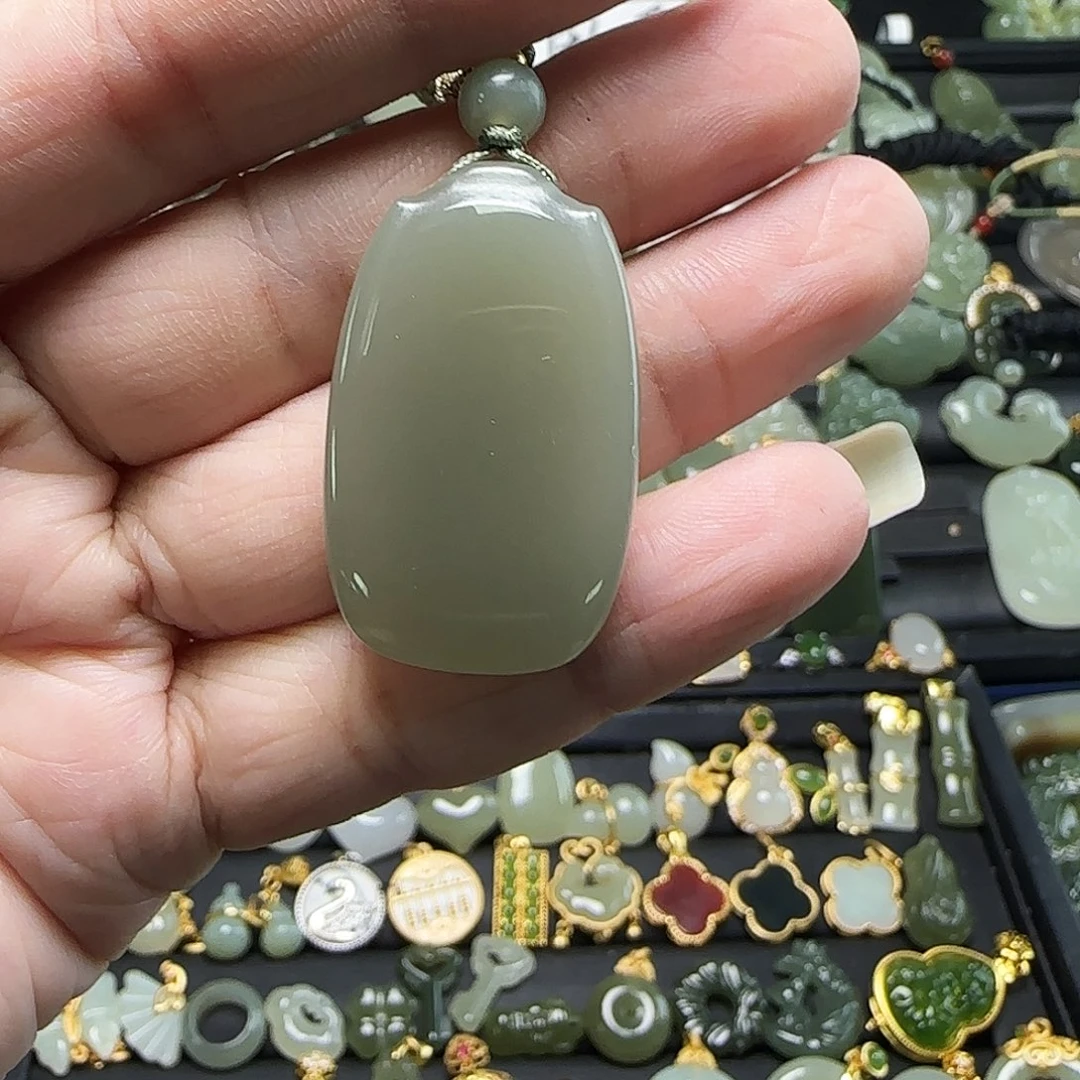 吊坠(不含链)未镶嵌和田玉风***。