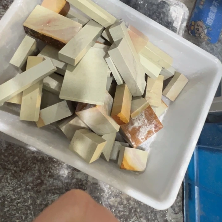 印度石无*散货10斤不打磨43个