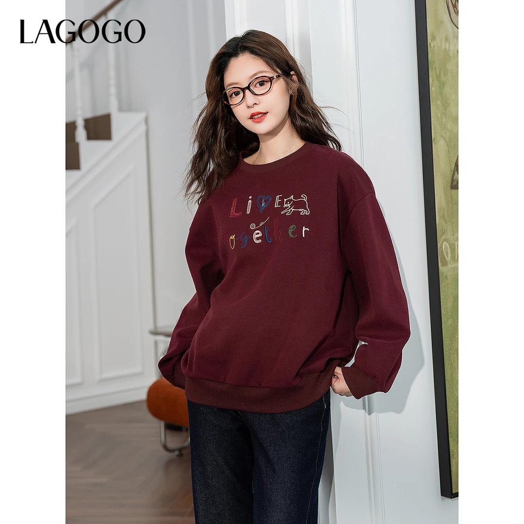 lagogo拉谷谷2025年新款葡萄酒红显白刺绣卫衣女OCEE418G09