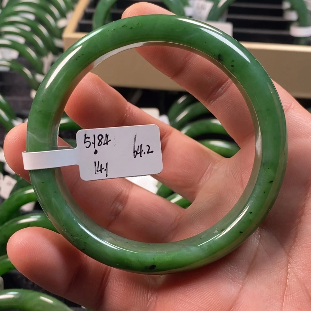 和田玉（碧玉）未镶嵌手镯有瑕疵64