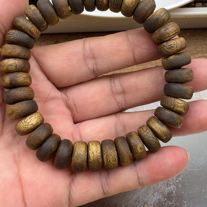 恰***年沉香手串乌身手串13克