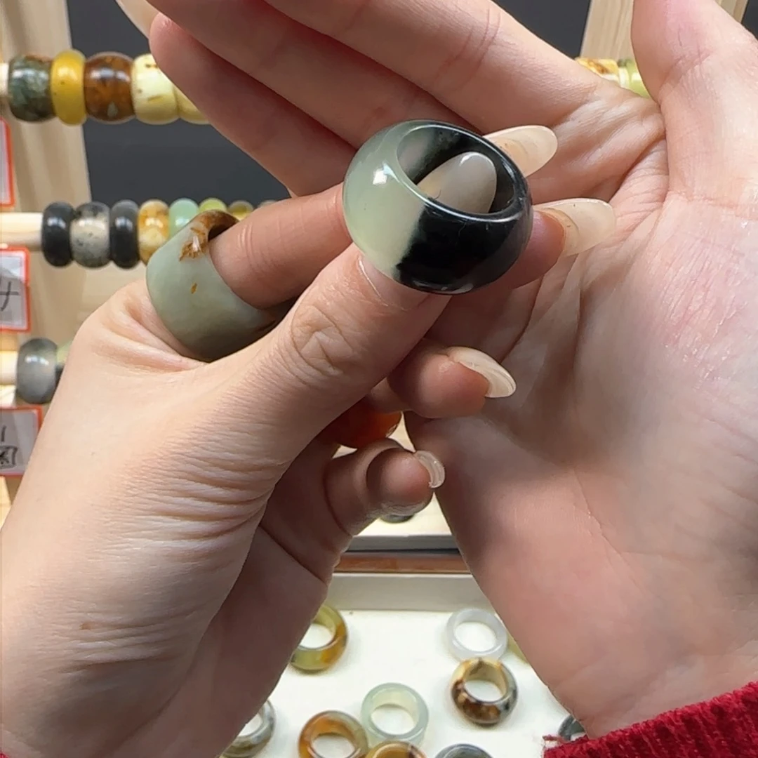 蛇纹石玉岫玉戒指内径17.4合金张**张