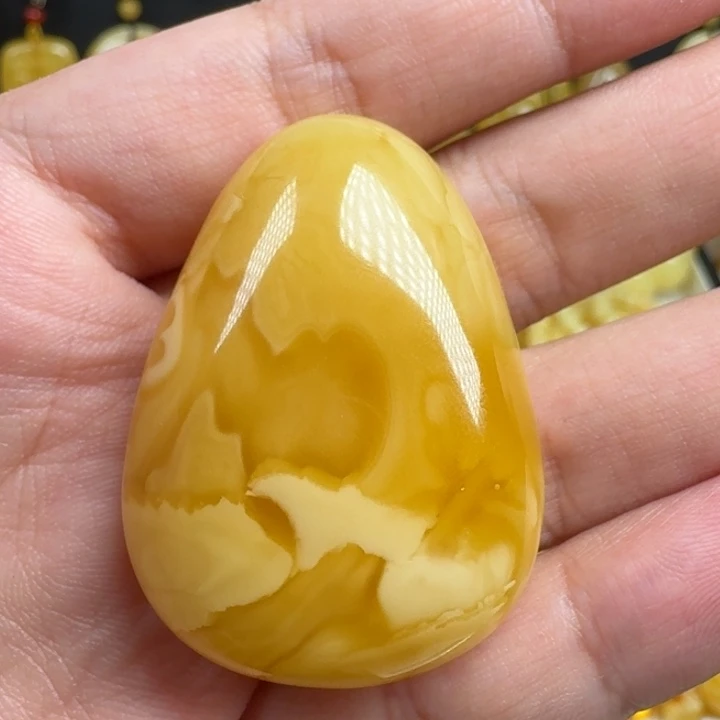 蜜蜡未镶嵌珠宝奇石