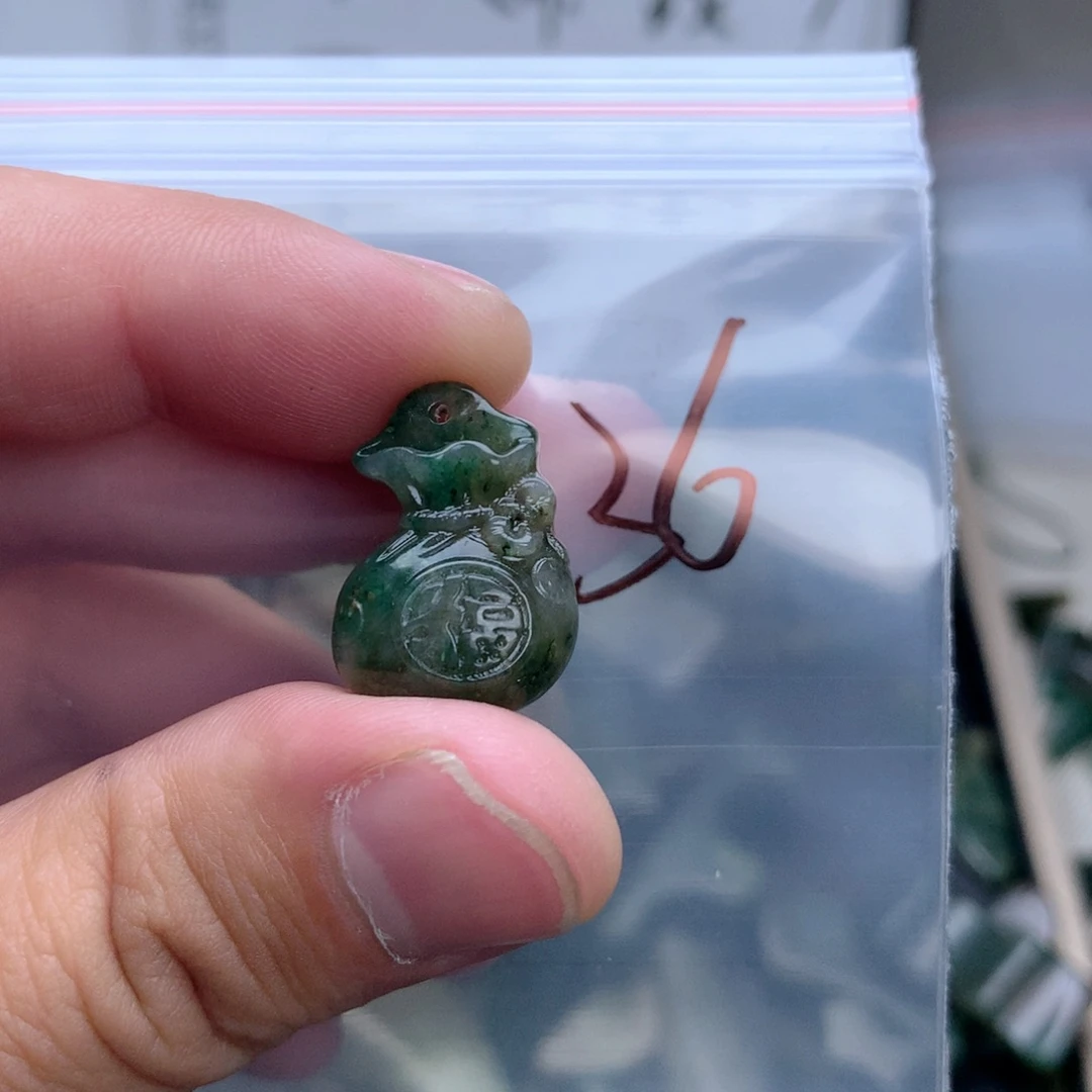 独山玉未镶嵌吊坠(不含链)