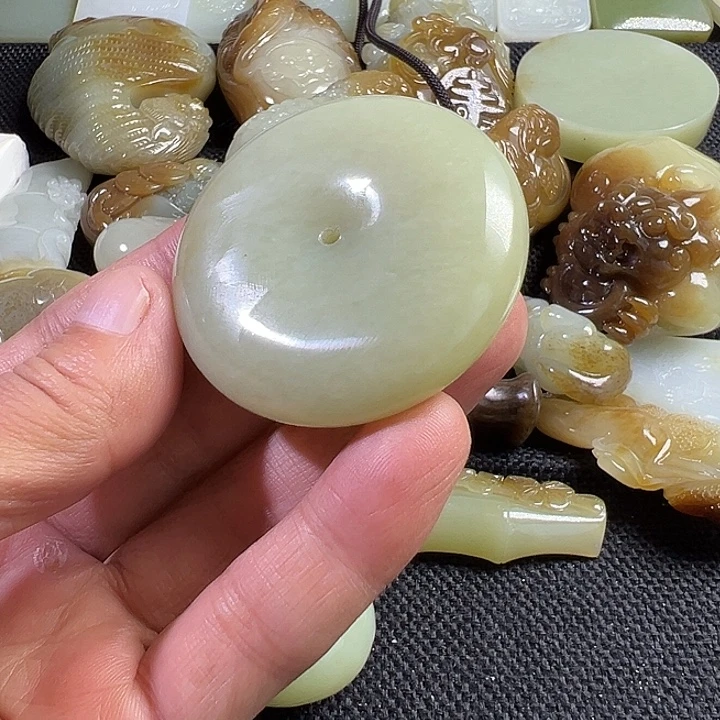 幸***久和田玉未镶嵌吊坠(不含链)