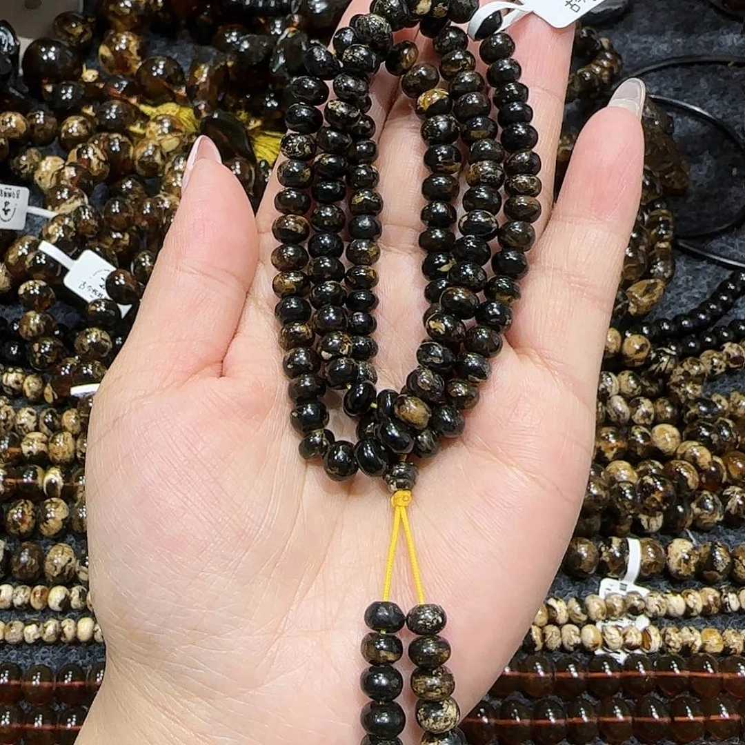 琥珀颈饰未镶嵌抚顺琥珀