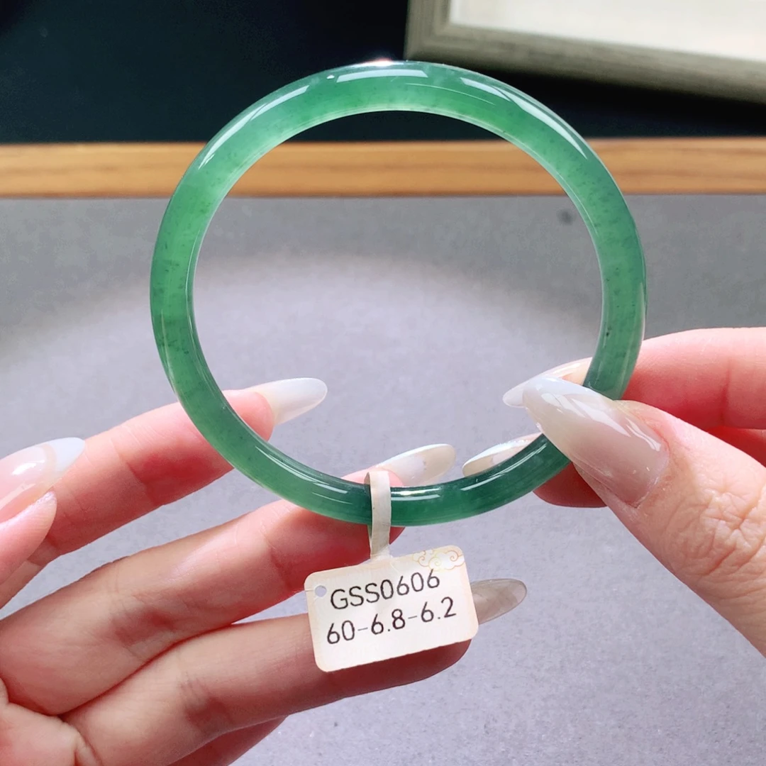翡翠未镶嵌手镯天然