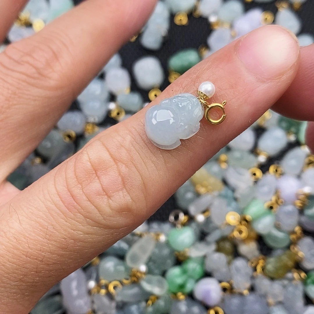 翡翠颈饰18K金镶嵌王*诺貔貅