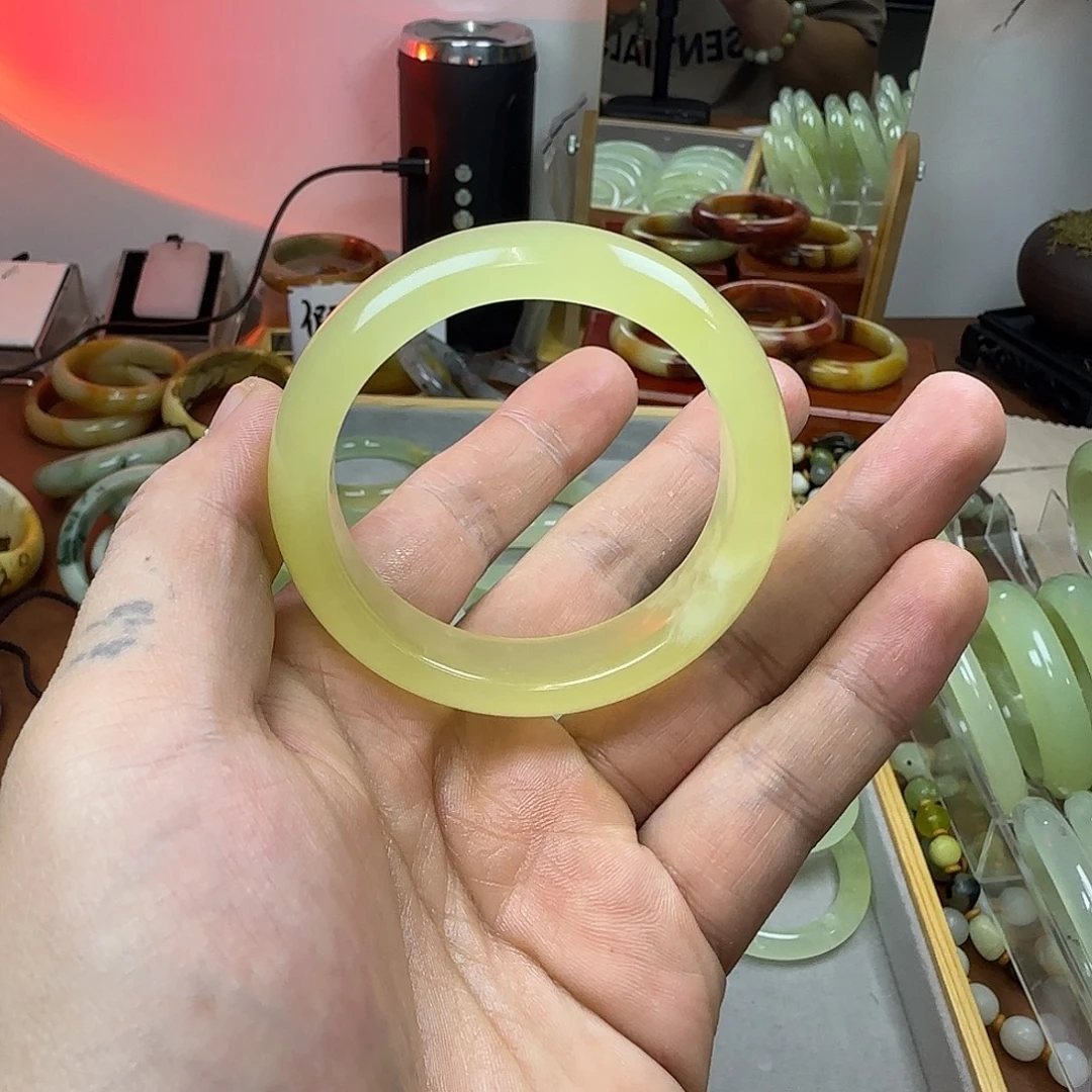 海****蛇纹石玉未镶嵌手镯