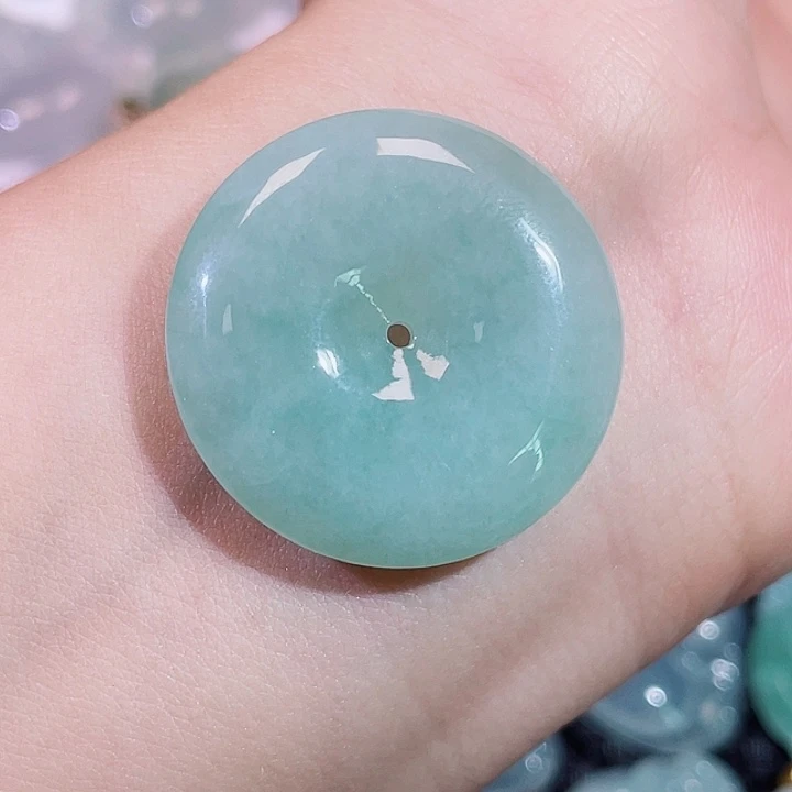 颈饰未镶嵌翡翠平安扣