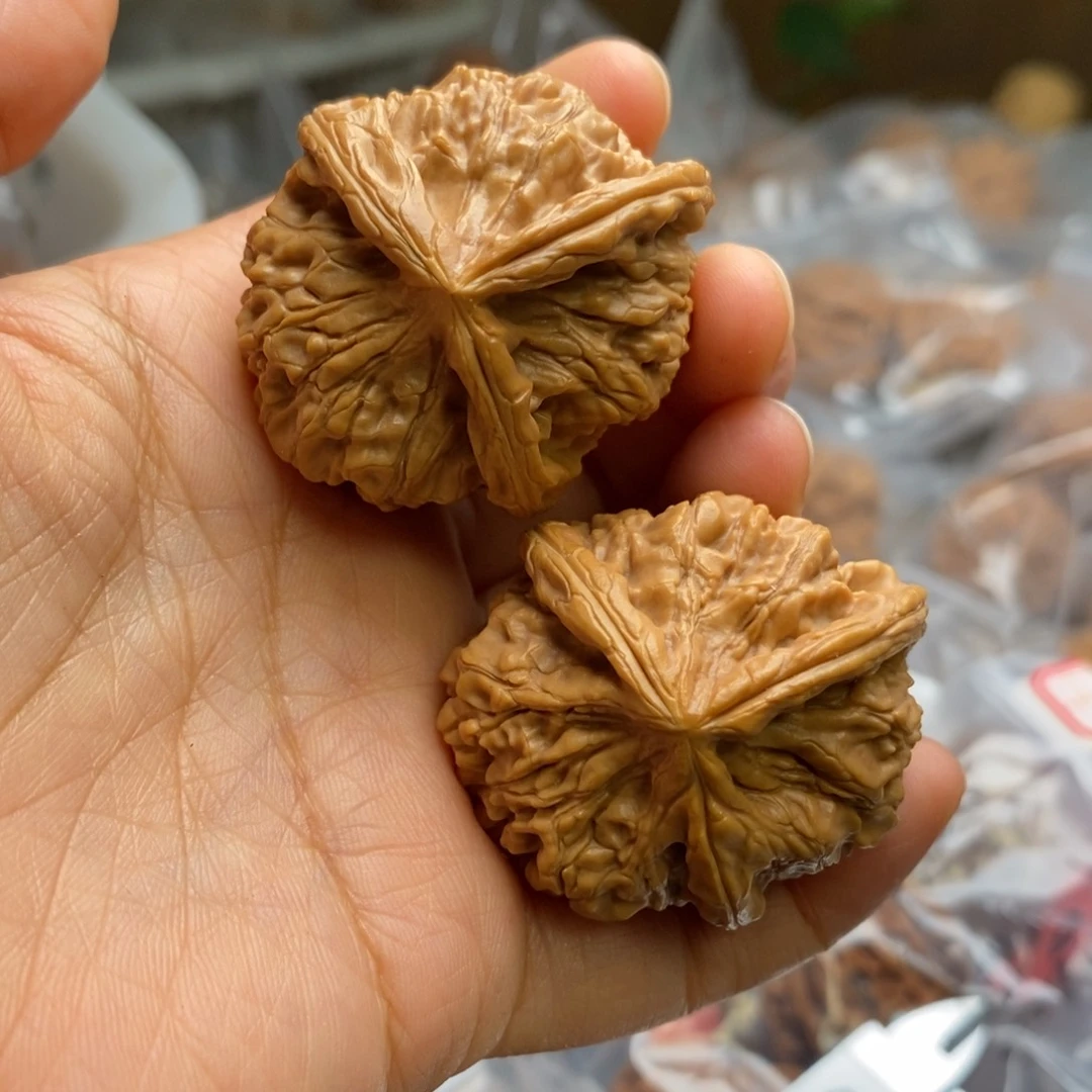 文玩核桃把件血麒麟三棱41尺