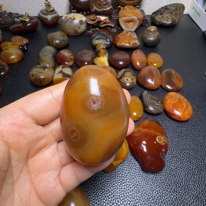 踏***浪瓷片马达加斯加奇石手把件