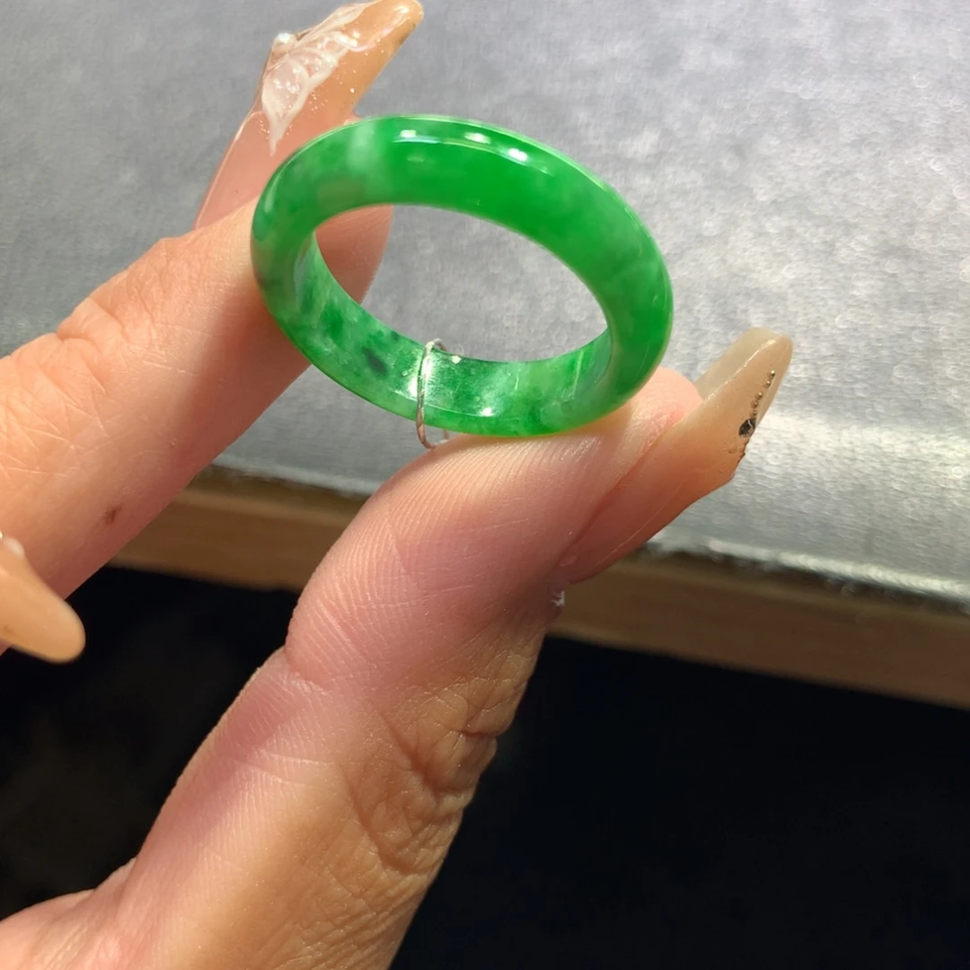 翡翠戒指未镶嵌翡翠