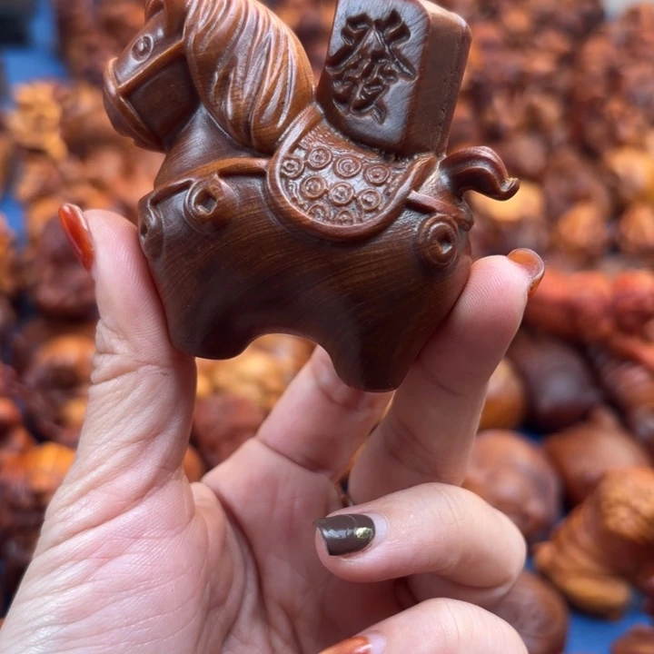 唐***振太行崖柏手把件的设计和制作