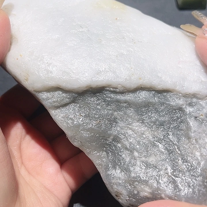 和田玉（糖玉）未镶嵌珠宝奇石