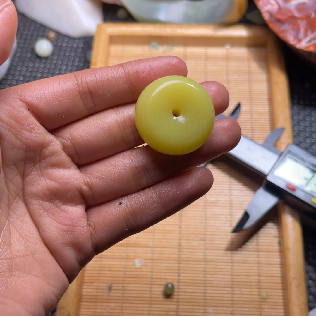 未镶嵌和田玉珠宝半成品