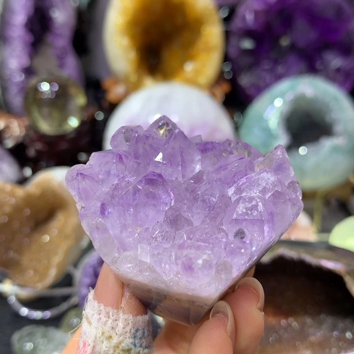 未镶嵌水晶大型摆件（非配饰）