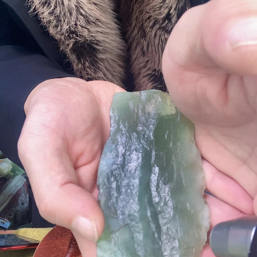 蛇纹石玉未镶嵌珠宝奇石