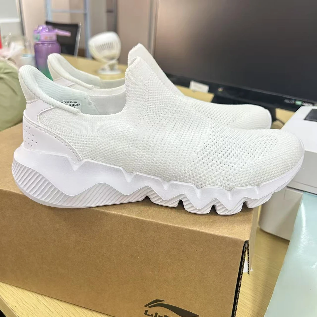 《B品以直播展示为准》鞋面发黄(X1652）李宁女子运动鞋AGCU258-2
