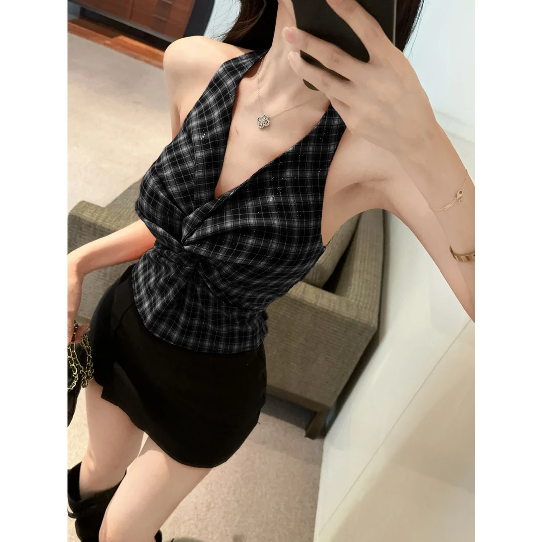 辣妹扭结细闪格纹V领挂脖修身无袖上衣女百搭黑色半身裙