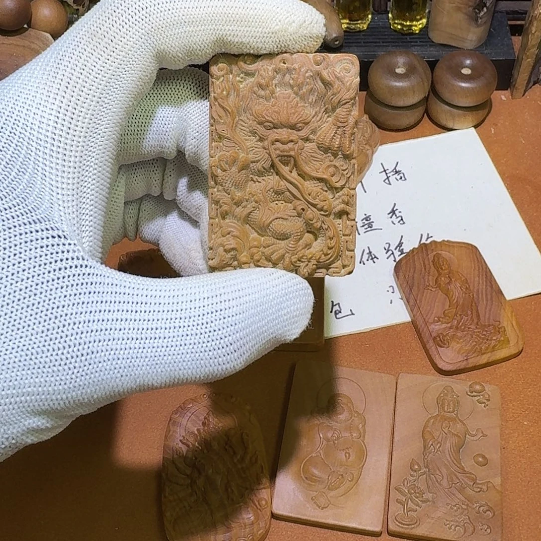 檀香木老山檀香雕刻牌，龙牌