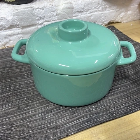 微瑕，不能明火，口径17厘米，高度7大炖盅