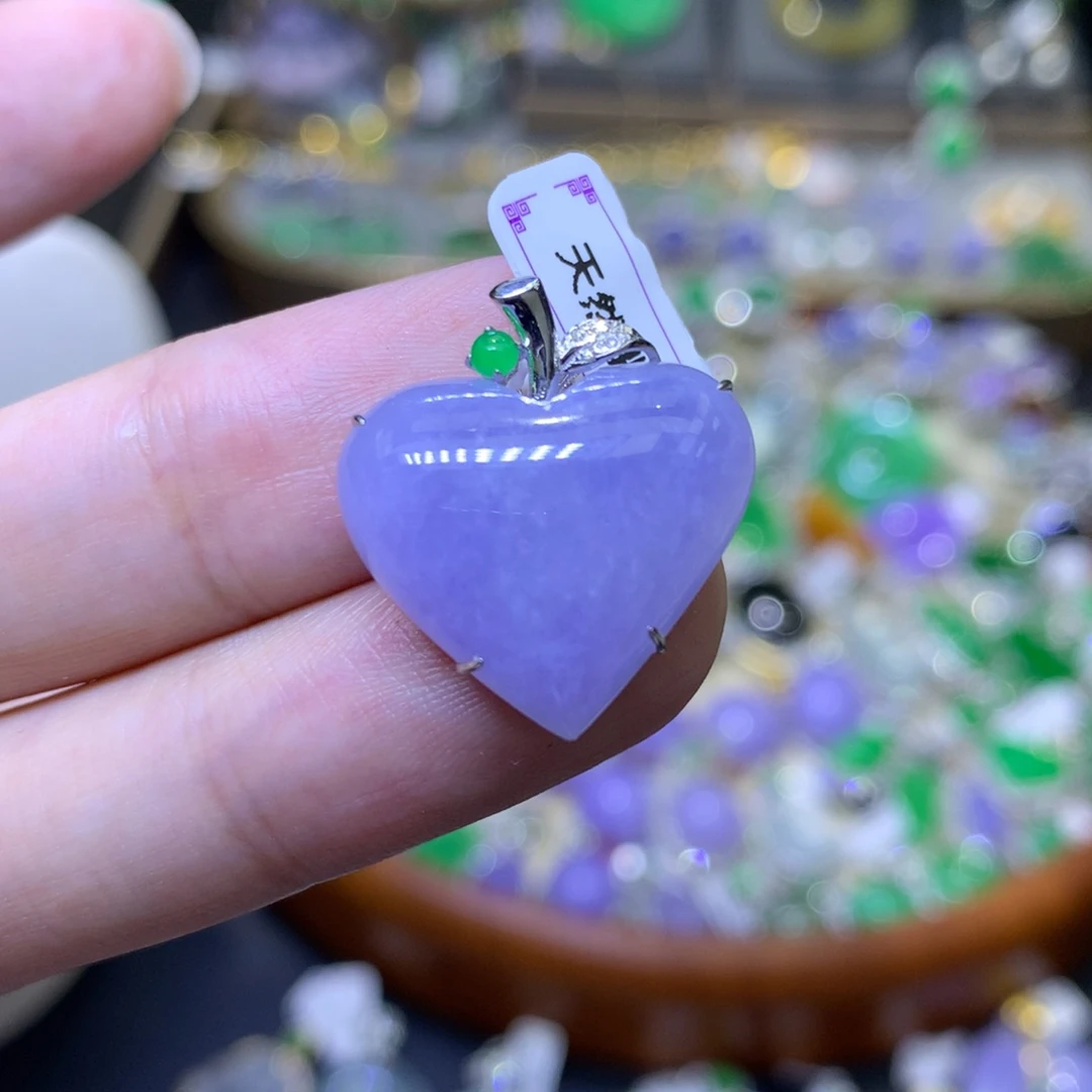 颈饰18K金镶嵌翡翠