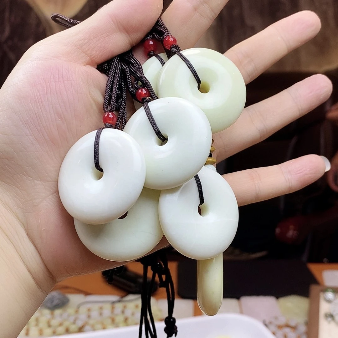 岫岩河磨玉（透闪石质玉）未镶嵌颈饰多样性随机发一