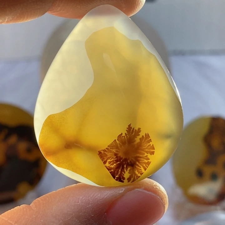玛瑙/玉髓颈饰未镶嵌对**歌