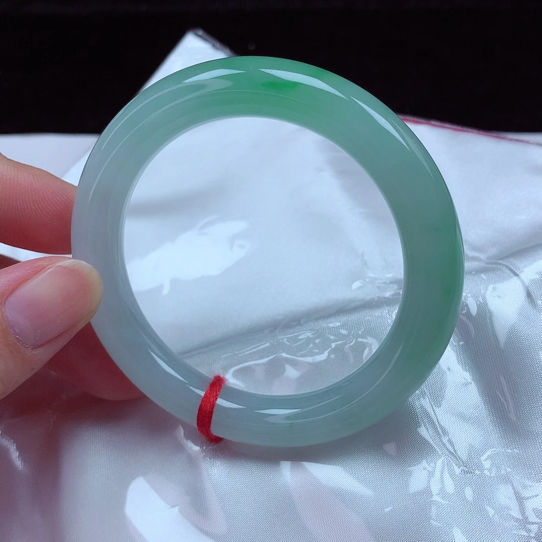 翡翠未镶嵌手镯（圆镯）52圈