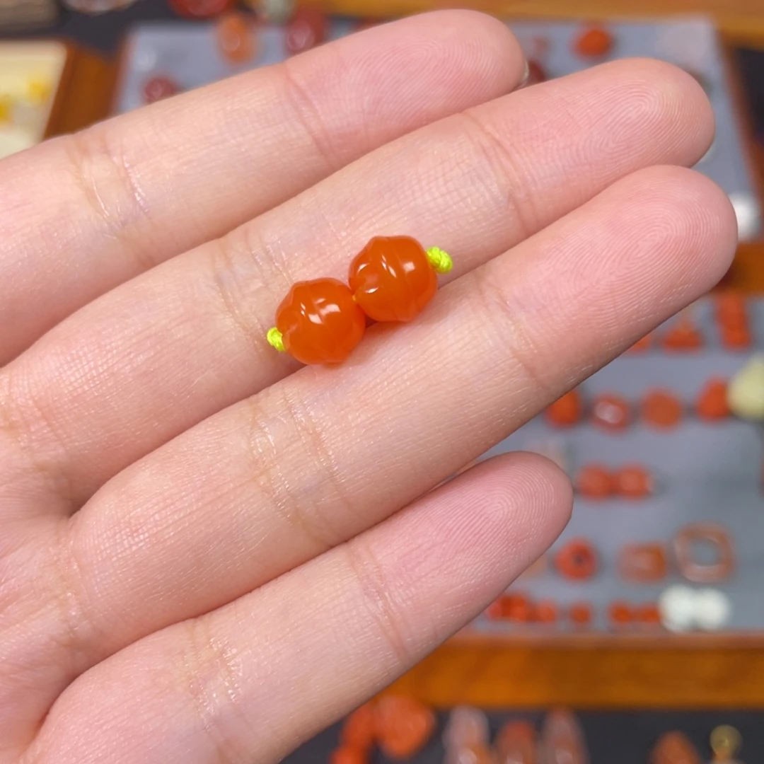 南红玛瑙未镶嵌柿子红铃铛一对卡8