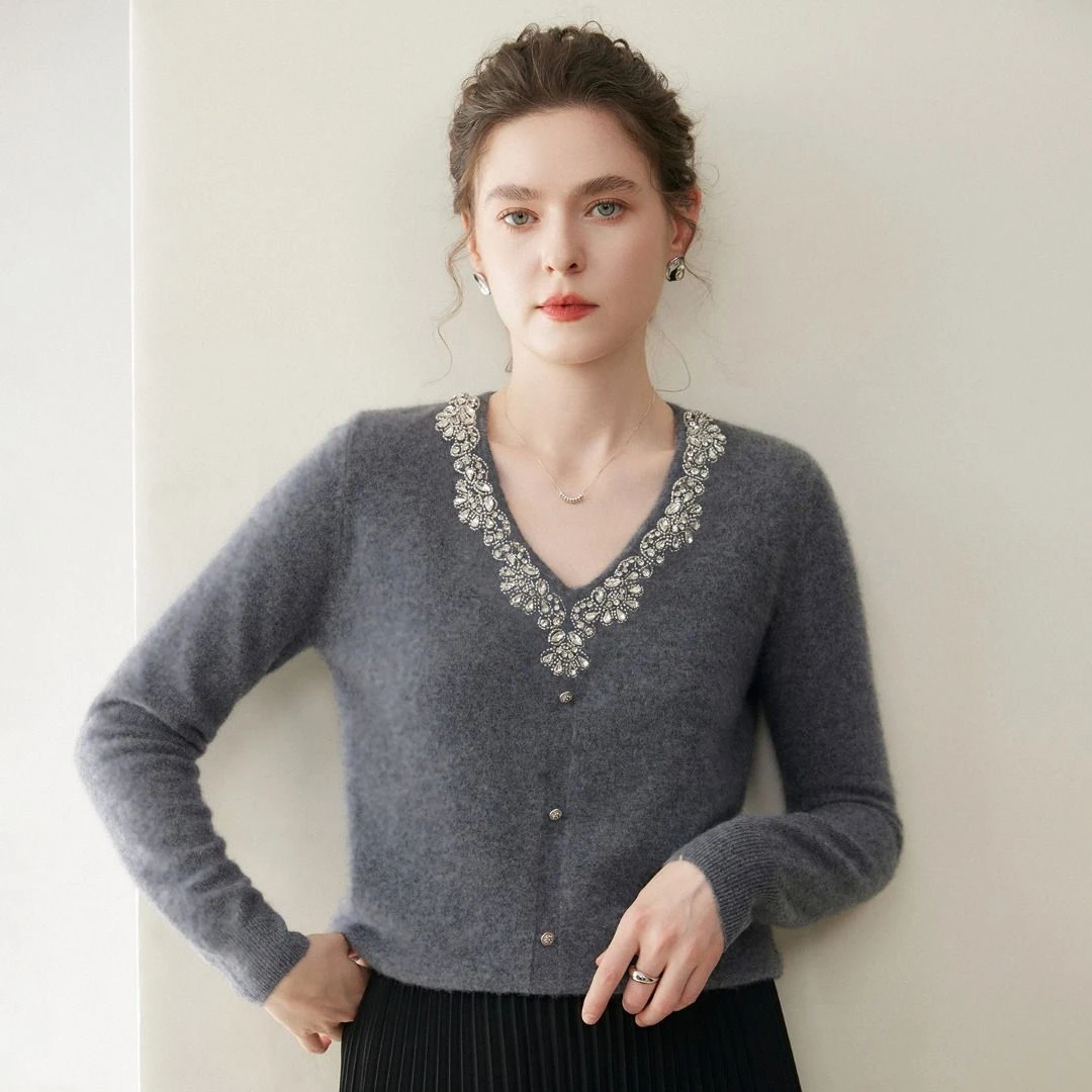 【重磅山羊绒衫】艾妮冬季时尚新款女士长袖V领亲肤不扎AYR8004