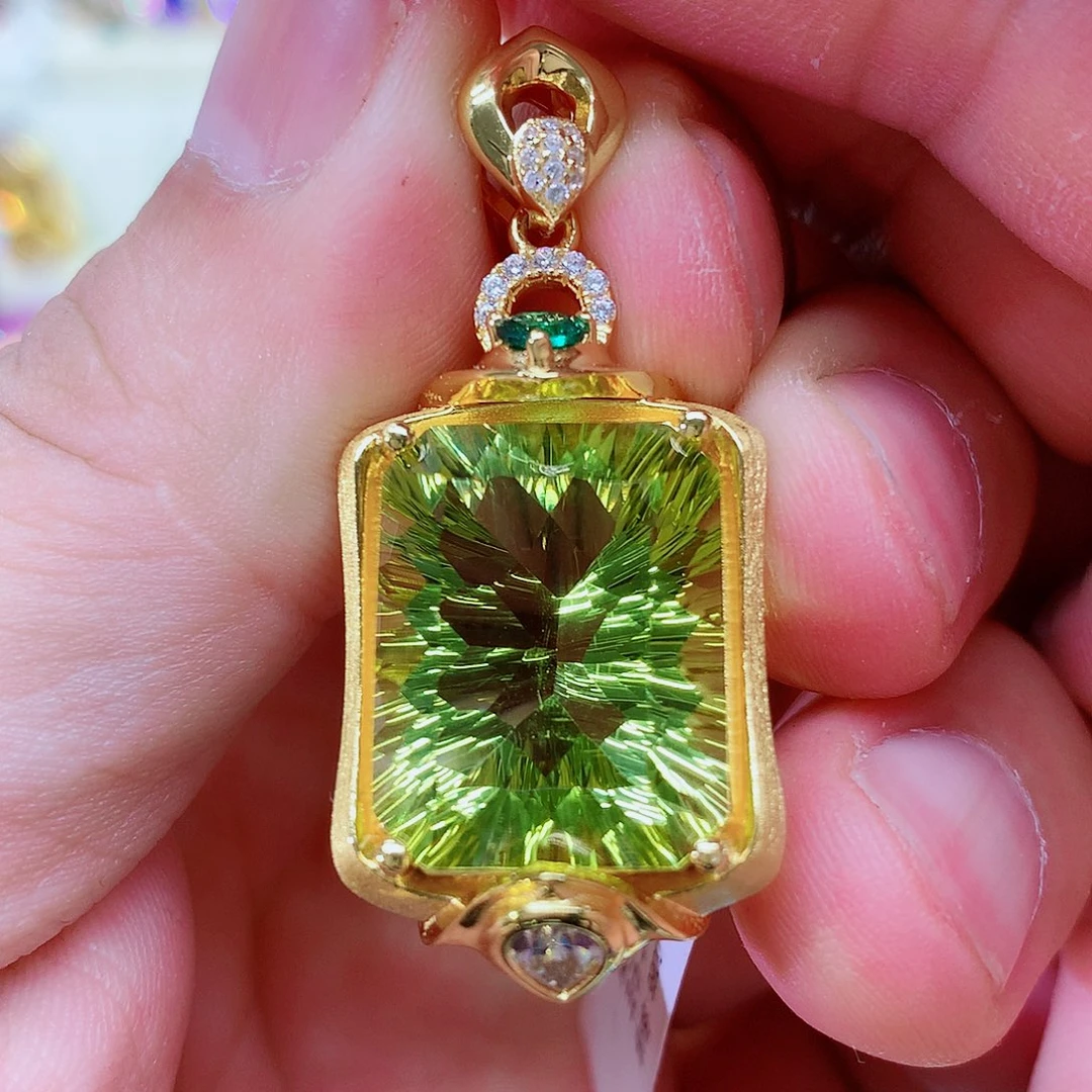 银S925镶嵌颈饰水晶