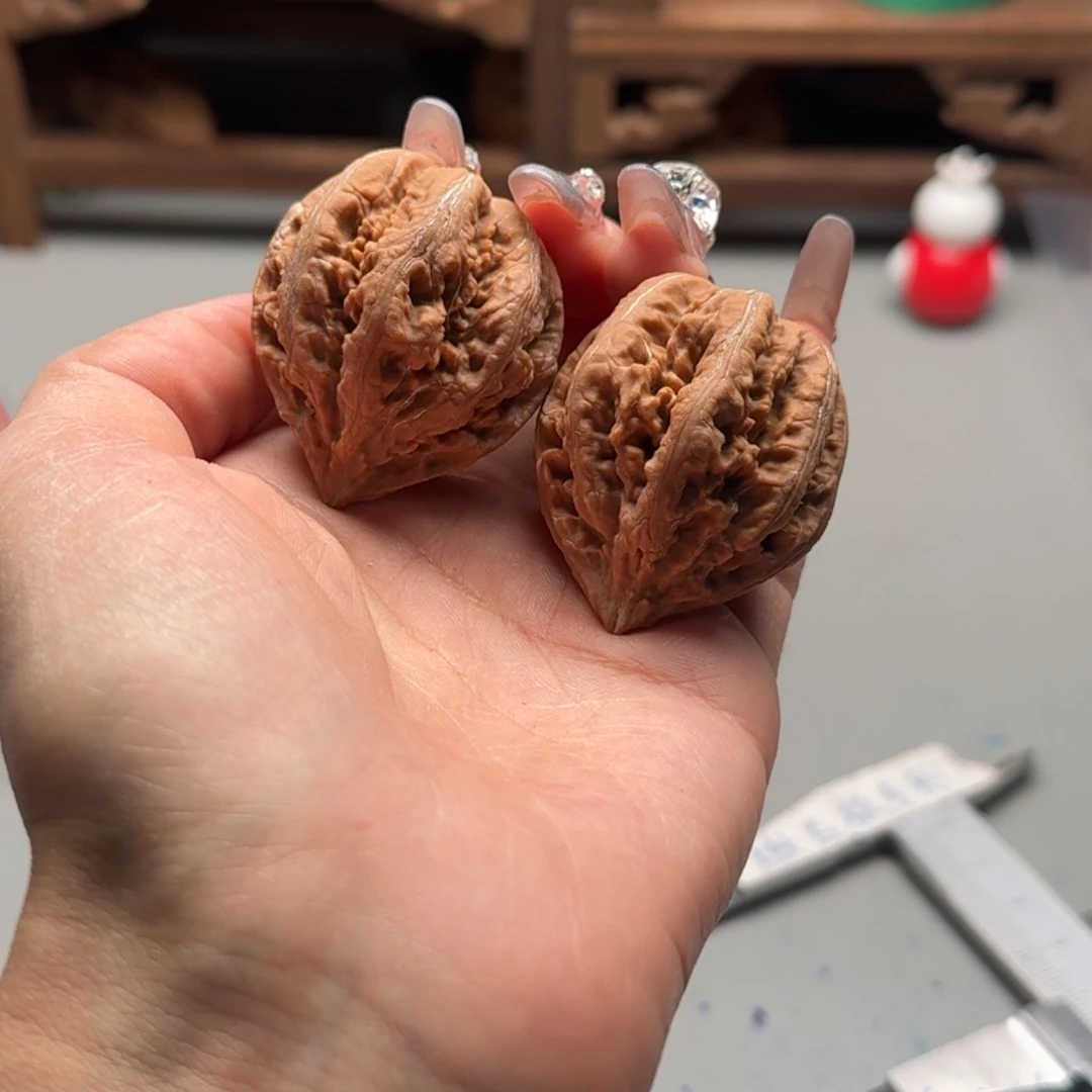 文玩核桃把件关东木子楸百核50花皮