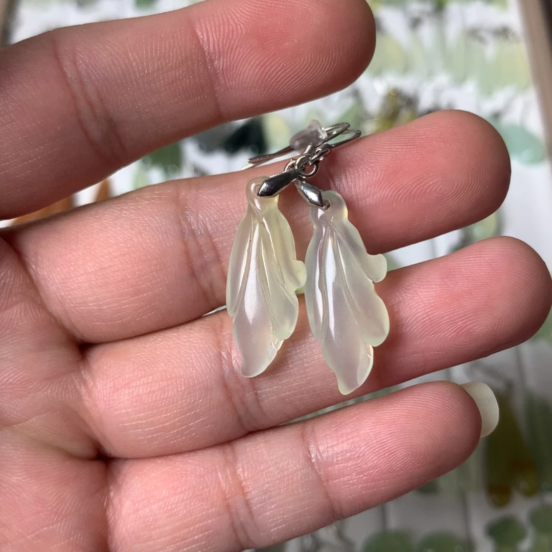 蛇纹石玉耳环未镶嵌