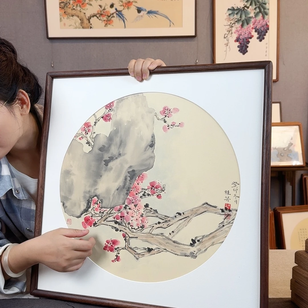 国画纯手写，纯手绘带框尺寸：53*53厘米