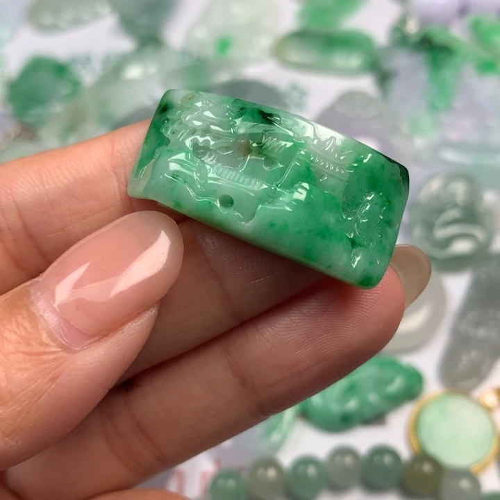 翡翠未镶嵌颈饰翡翠