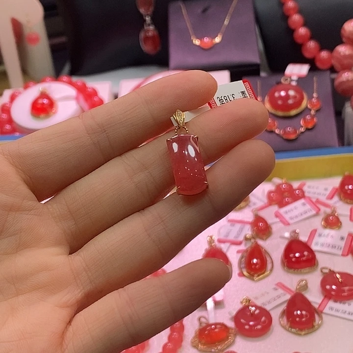 菱锰矿（红纹石）18K金镶嵌颈饰