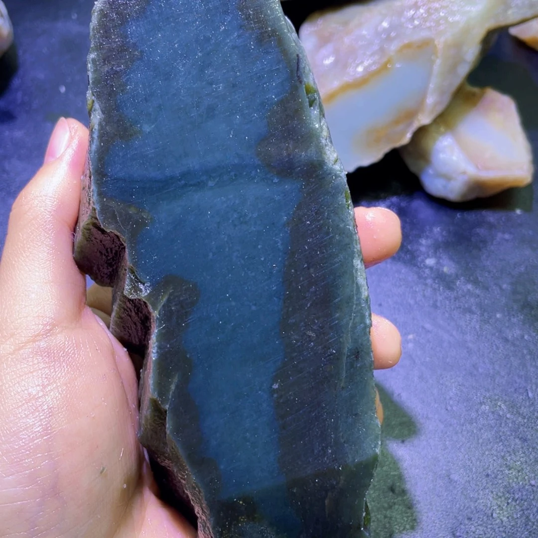 和田玉未镶嵌珠宝半成品